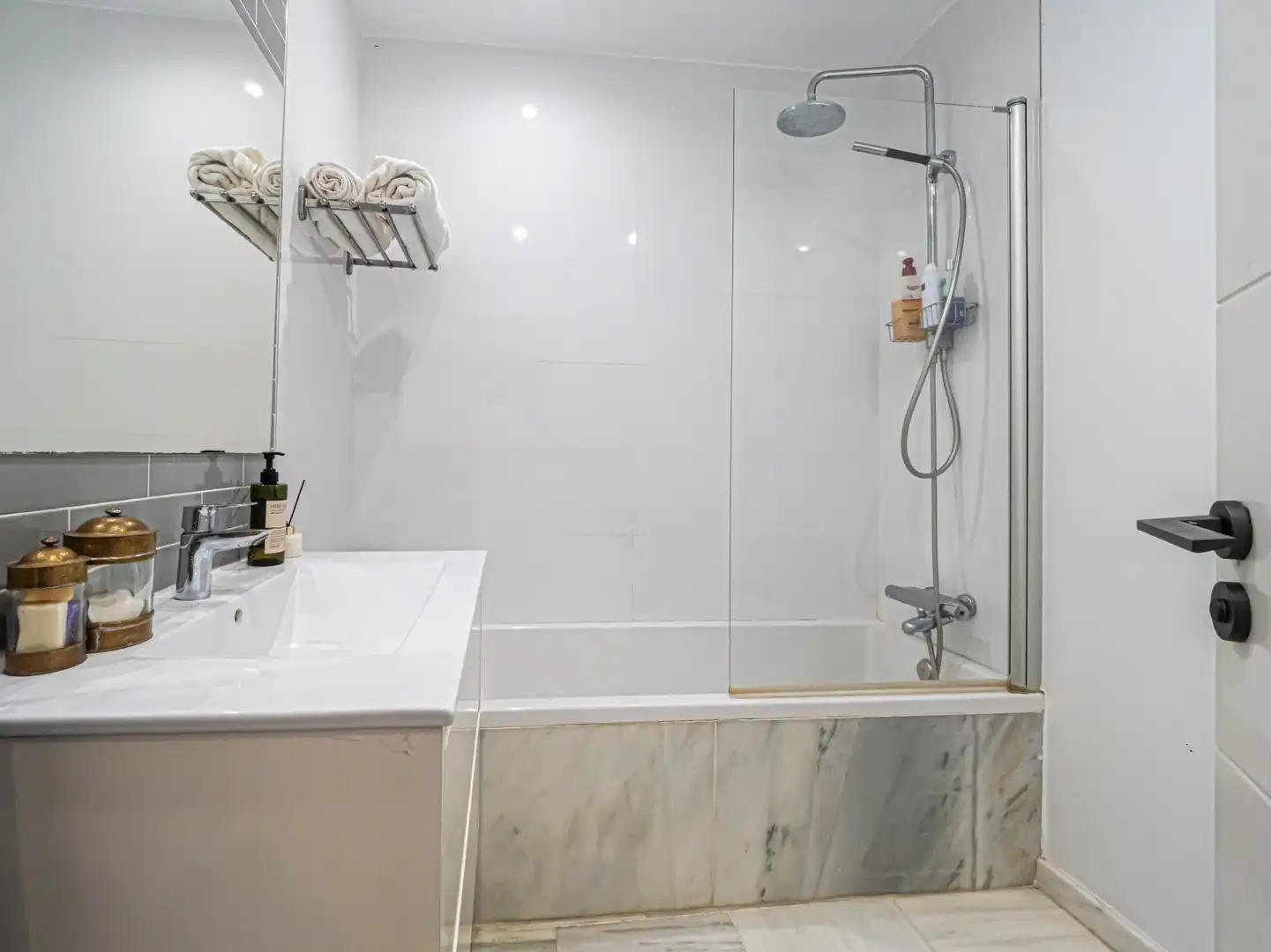 Bathroom of Houses for sale in Elviria - Cabopino