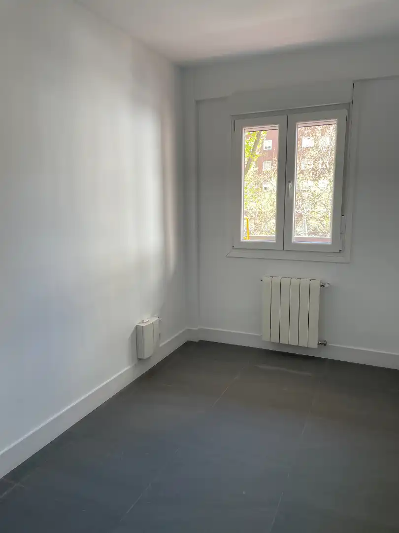 Habitación de Piso en venta en Madrid con Calefacción, Terraza y Horno