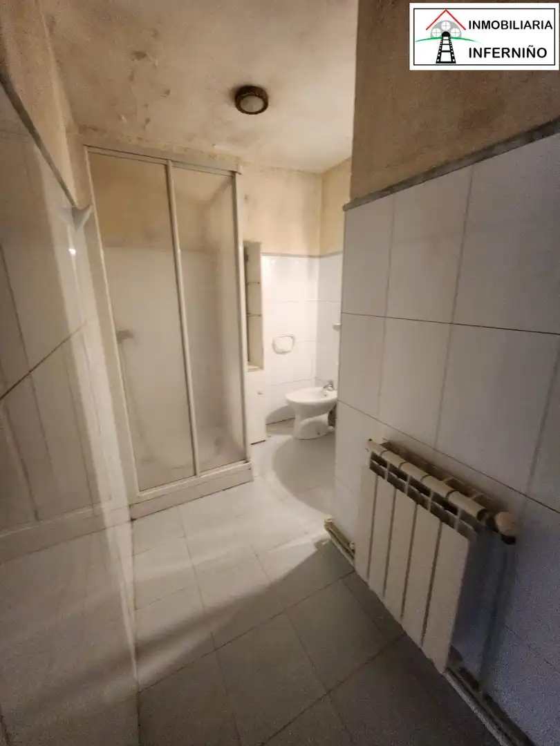 Bany de Pis en venda en Ferrol amb Calefacció