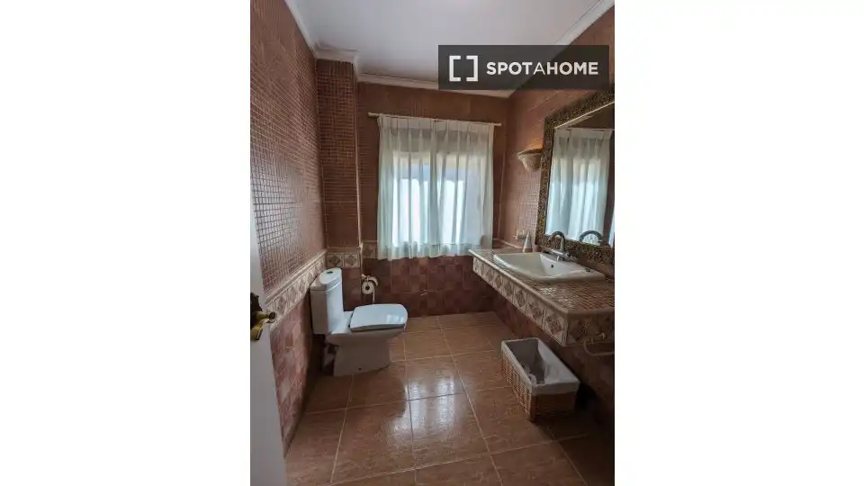 Baño de Piso de alquiler en Cullera con Aire acondicionado, Calefacción y Amueblado