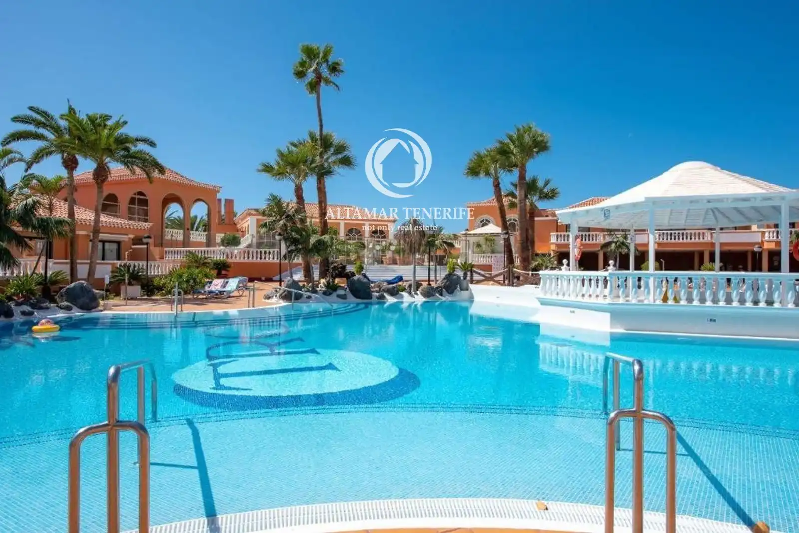 Vista exterior de Apartament en venda en Arona amb Terrassa, Piscina i Piscina comunitària
