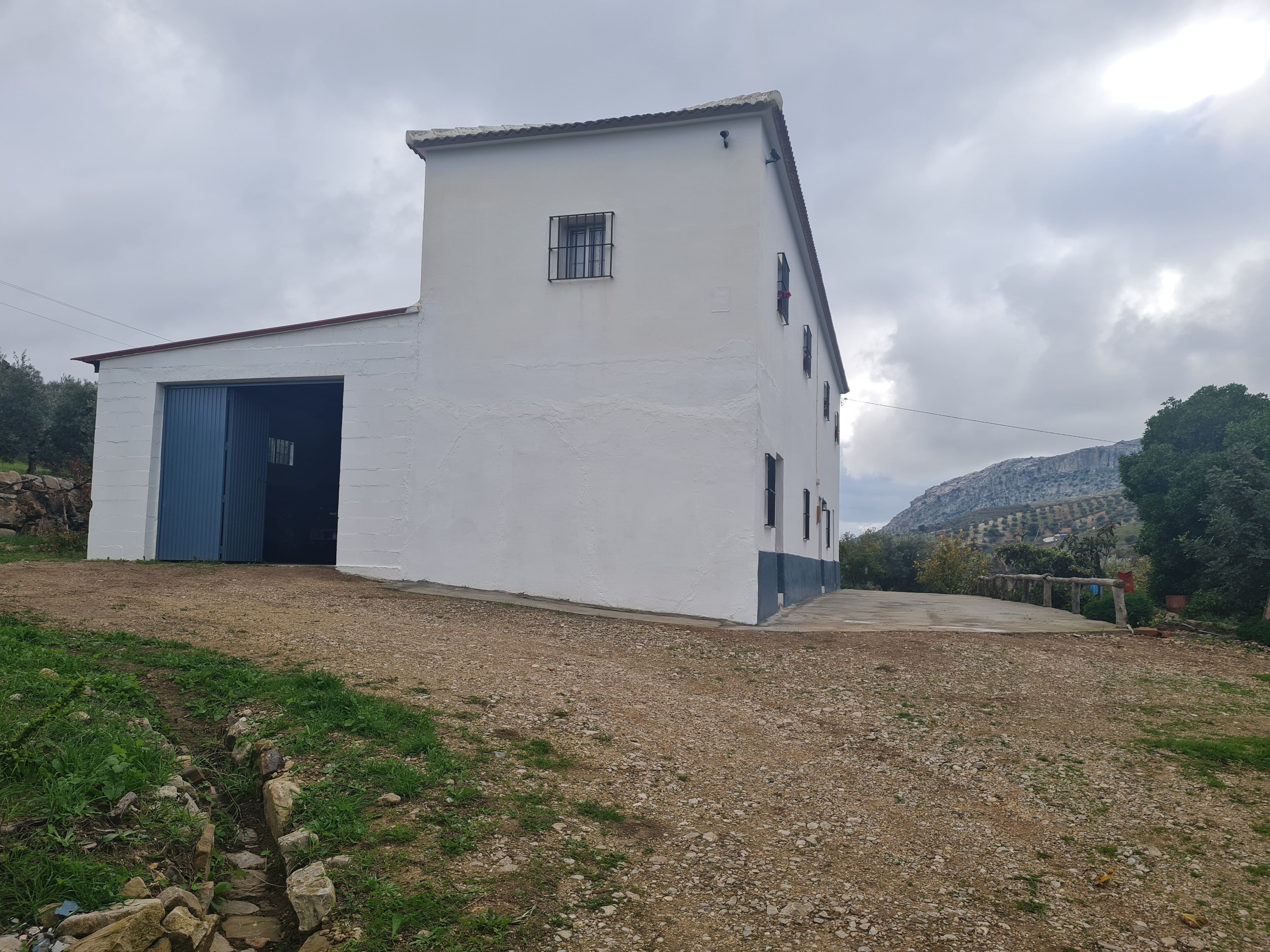 Vista exterior de Finca rústica en venda en Antequera amb Traster