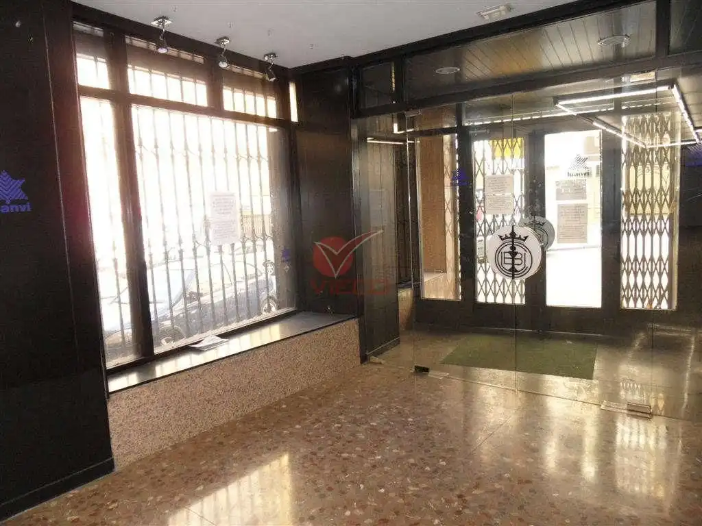 Local comercial en venda a TERUEL