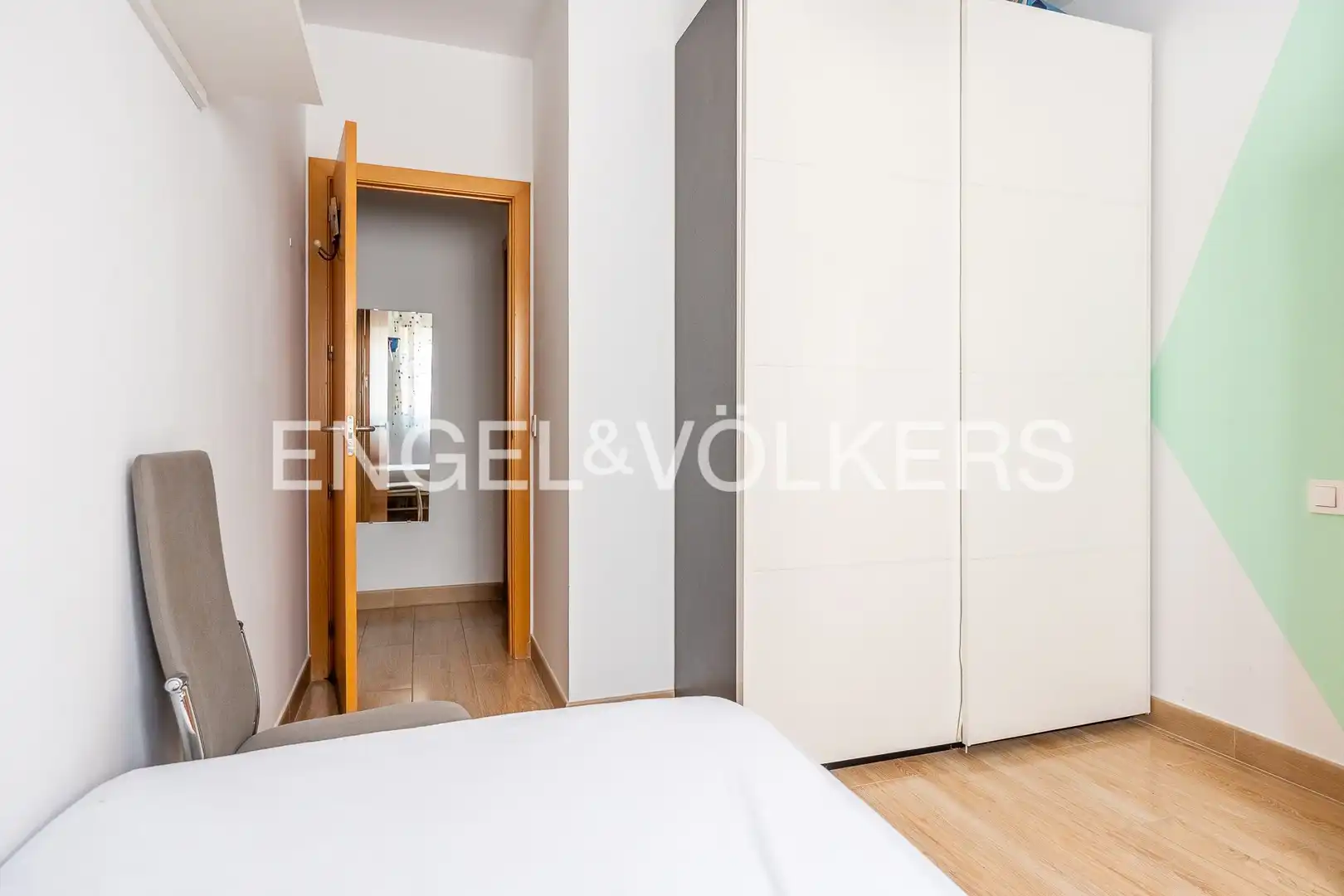Habitación de Piso en venta en Sevilla con Aire acondicionado, Calefacción y Trastero