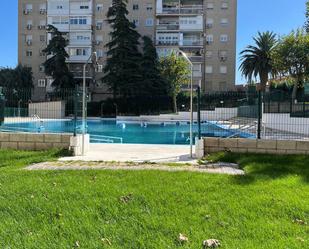 Piscina de Apartament en venda en Fuenlabrada amb Aire condicionat, Calefacció i Jardí privat