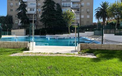 Swimming pool of Apartment for sale in Fuenlabrada  with Air Conditioner and Swimming Pool