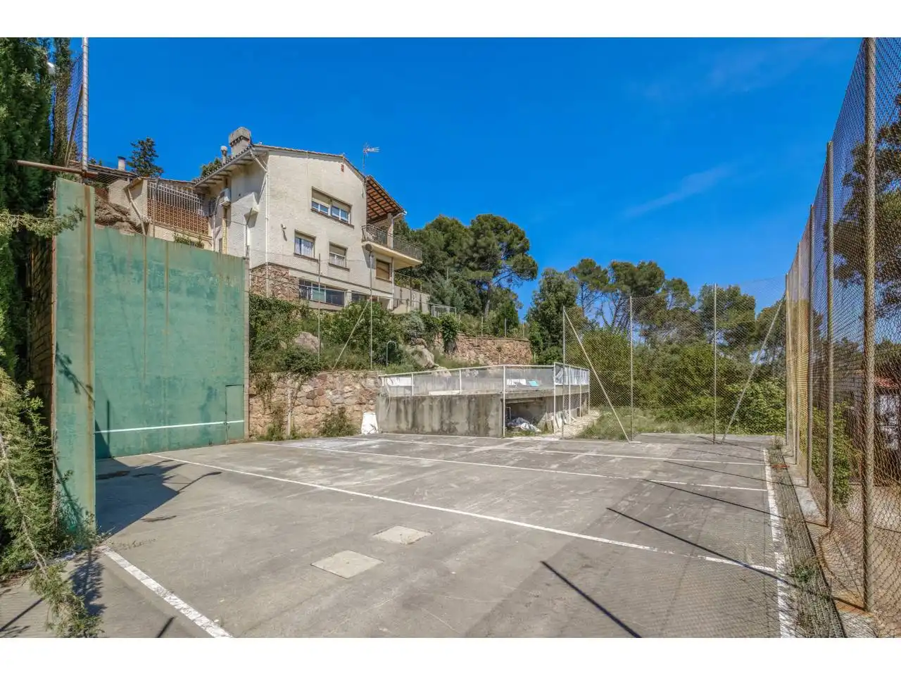 Aparcament de Casa o xalet en venda en Matadepera amb Aire condicionat, Calefacció i Jardí privat