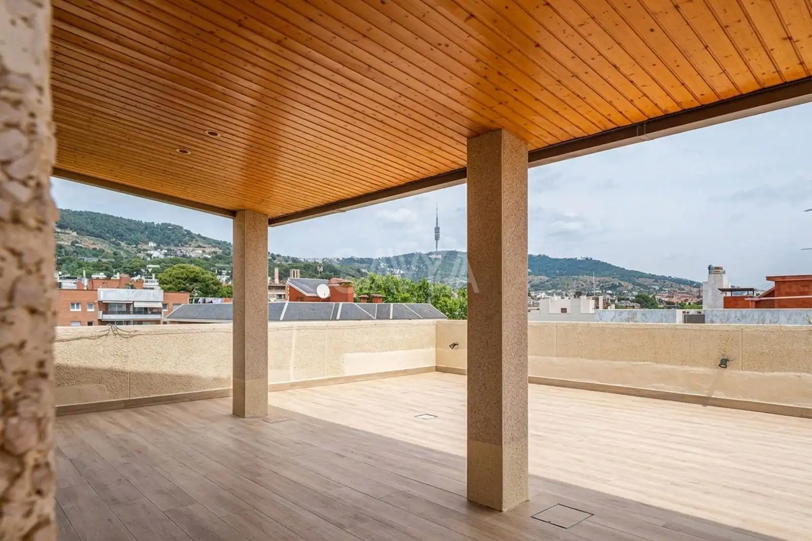 Terrasse von Dachboden zur Miete in Barcelona mit Klimaanlage, Heizung und Terrasse