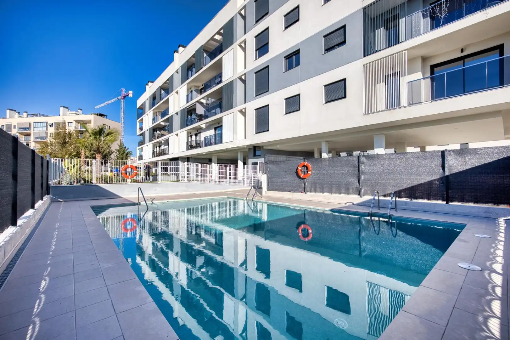 Schwimmbecken von Wohnung zum Verkauf in Alicante / Alacant mit Klimaanlage, Heizung und Terrasse
