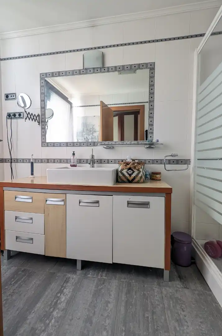 Baño de Ático en venta en Bilbao  con Calefacción, Terraza y Amueblado