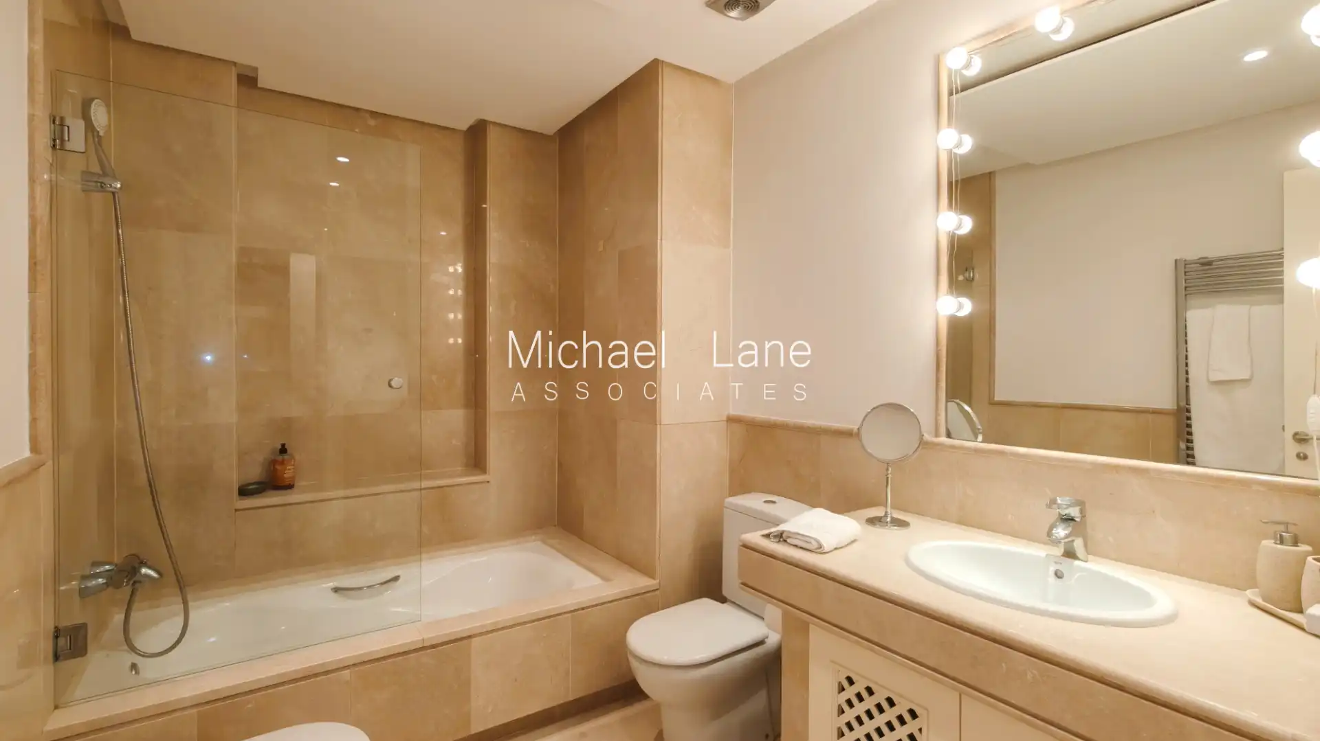Bathroom of Flat for sale in Sotogrande Alto