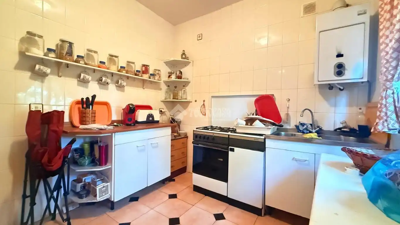 Cocina de Casa adosada en venta en Camarena con Calefacción, Trastero y Piscina comunitaria