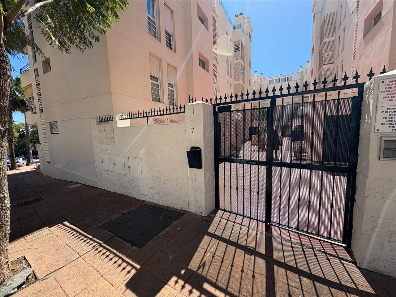 Vista exterior de Pis en venda en Benalmádena