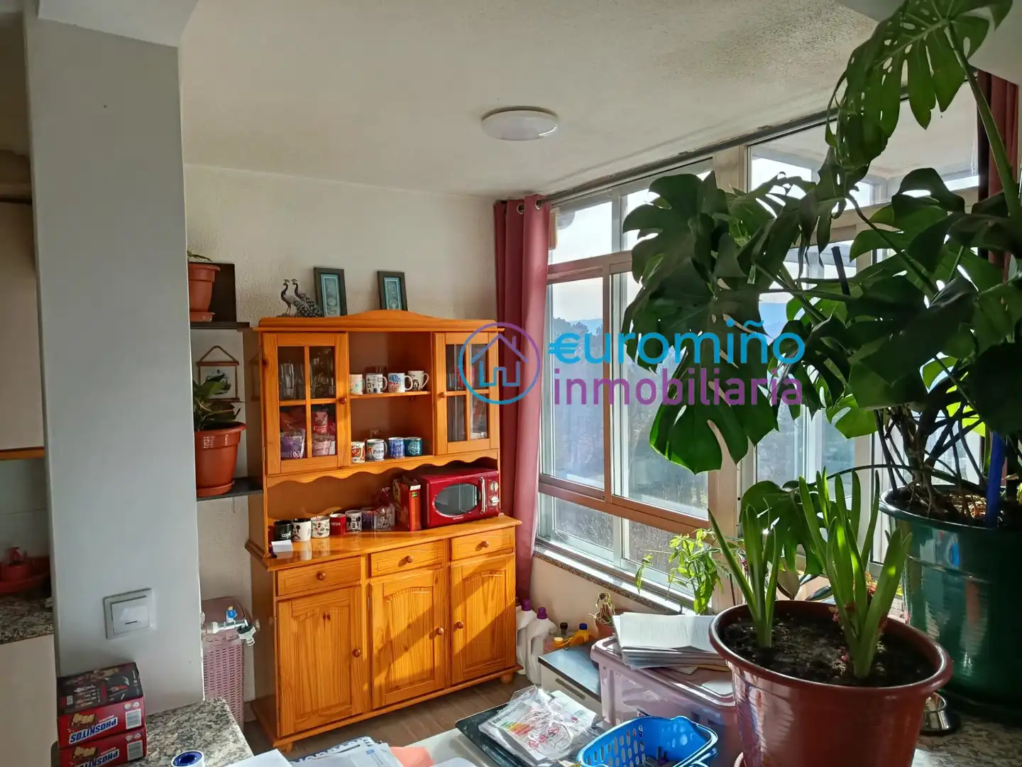Sala de estar de Piso en venta en A Cañiza   con Calefacción, Trastero y Amueblado