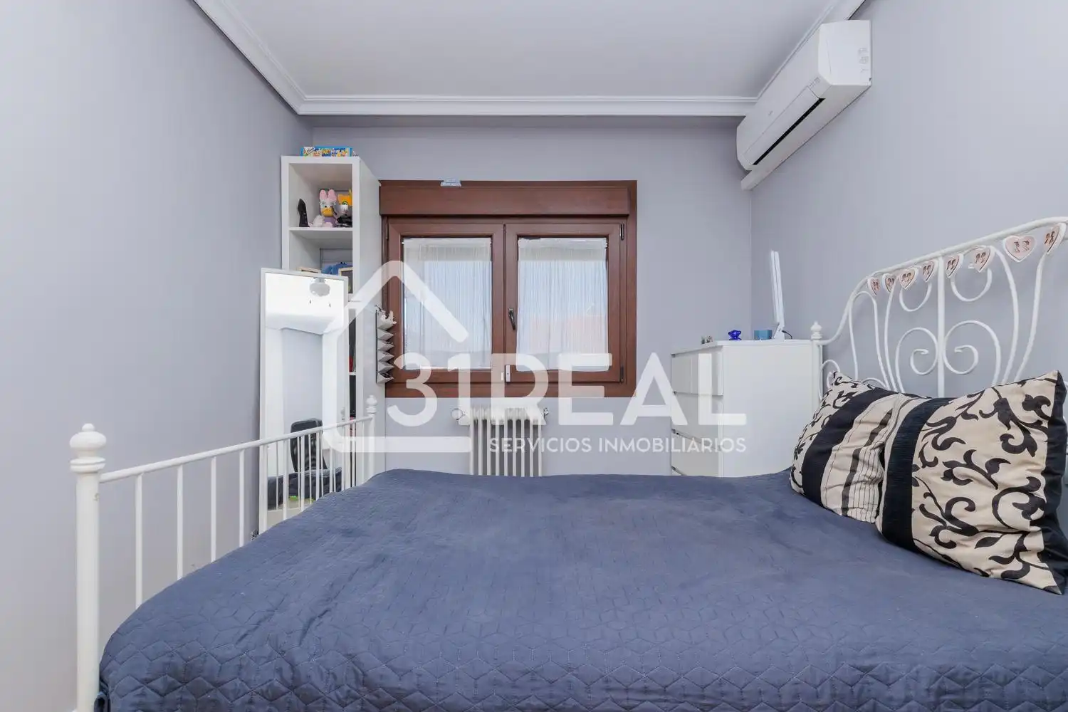 Bedroom of Houses for sale in Madrid  with Air Conditioner, Heating and Private garden