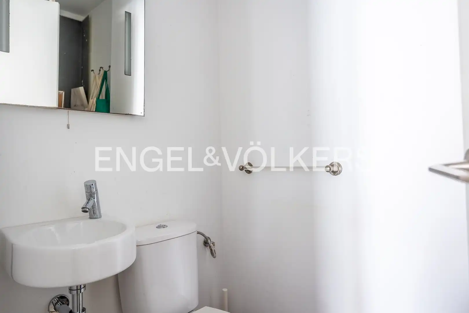 Baño de Casa o chalet en venta en Sevilla con Aire acondicionado, Calefacción y Jardín privado