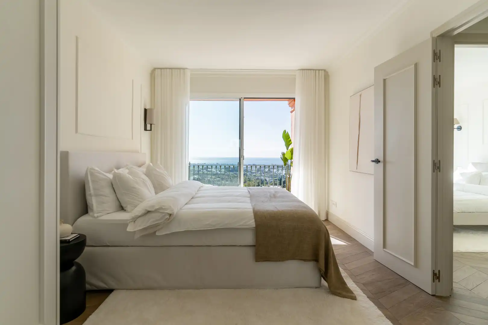 Schlafzimmer von Maisonette zum Verkauf in Benahavís mit Klimaanlage, Terrasse und Schwimmbad