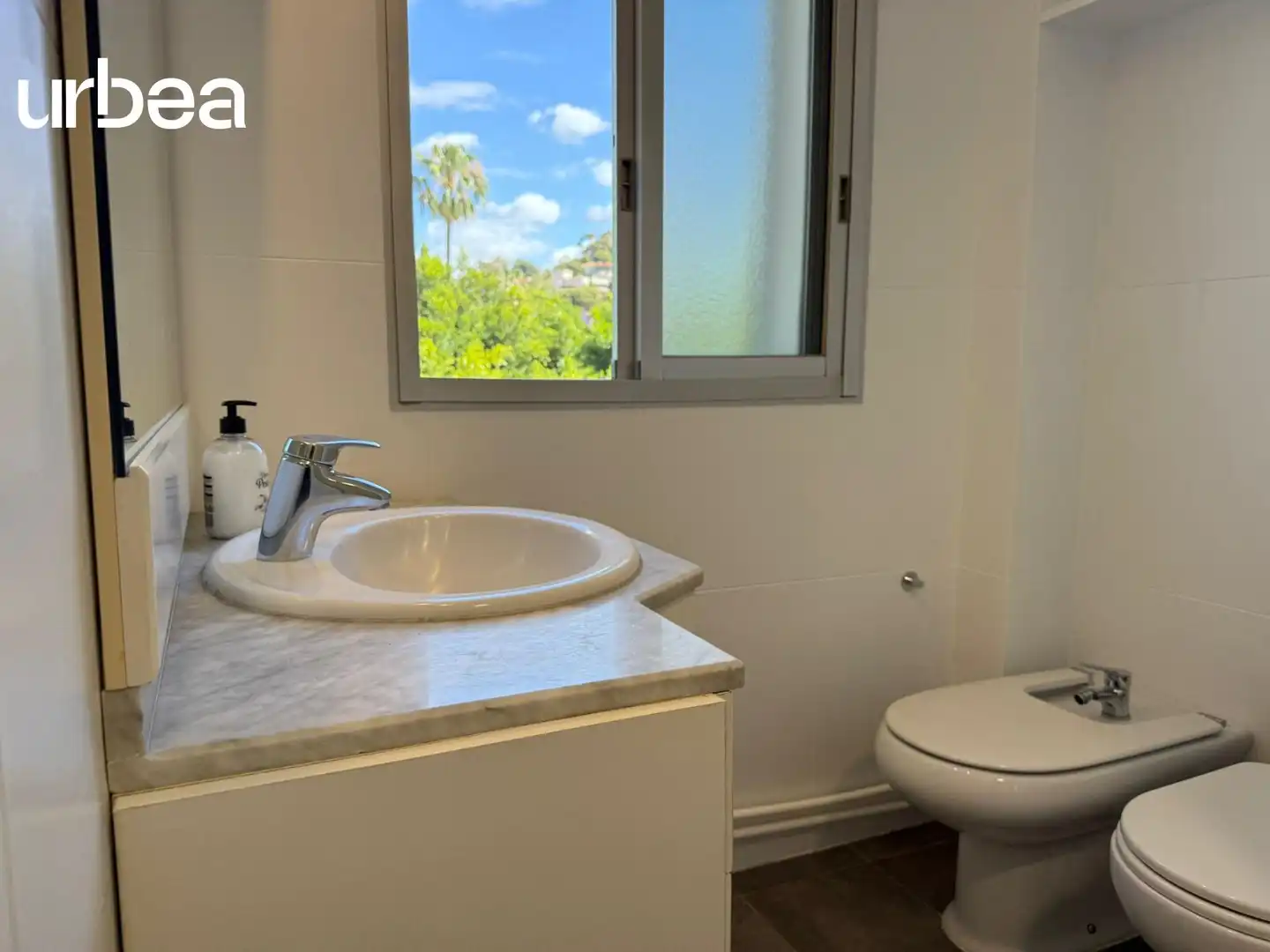 Bathroom of Flat for sale in Málaga  with Air Conditioner, Heating and Private garden