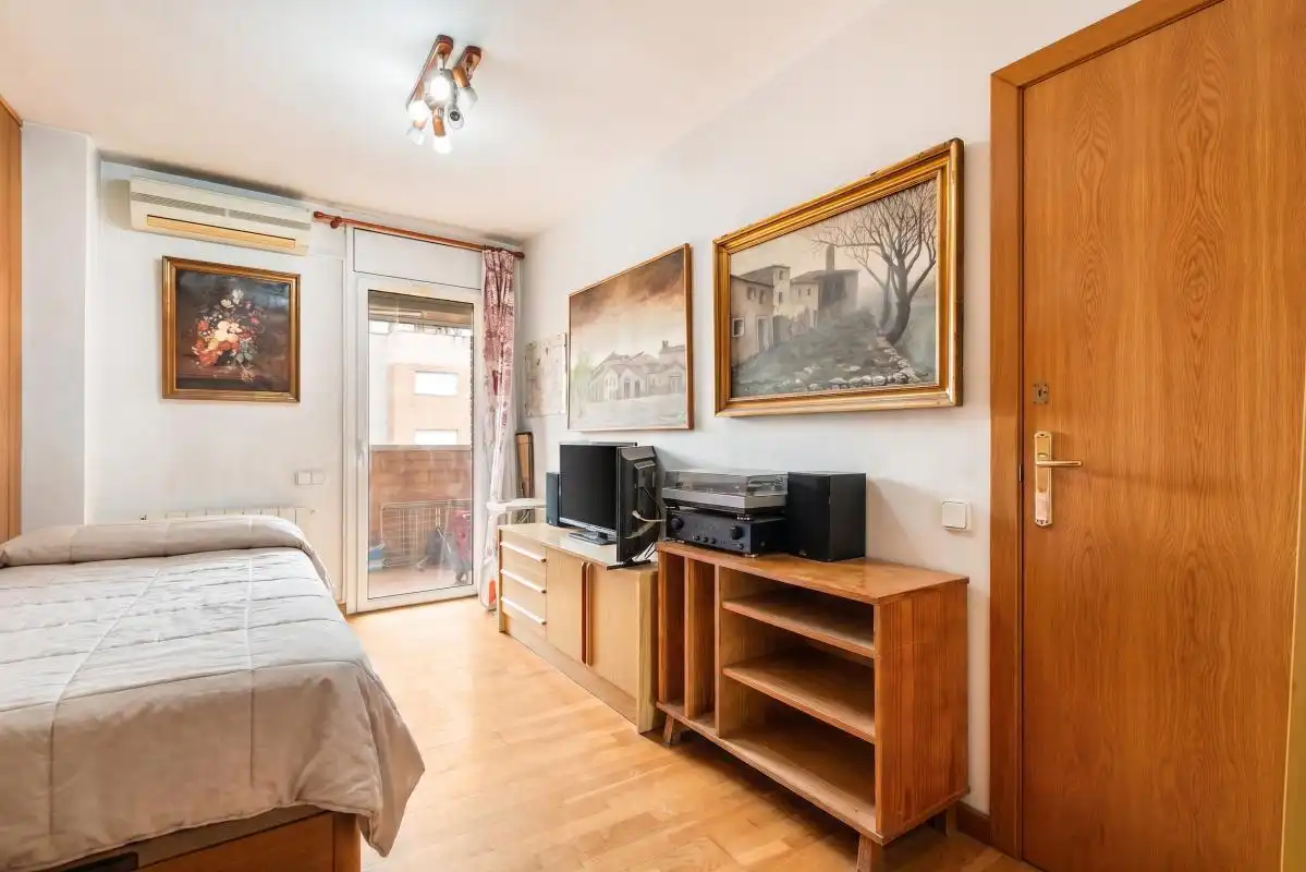 Habitación de Dúplex en venta en Sant Joan Despí con Aire acondicionado y Calefacción