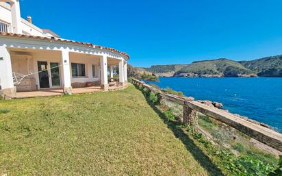 Vista exterior de Casa o xalet en venda en L'Escala amb Aire condicionat, Jardí privat i Terrassa