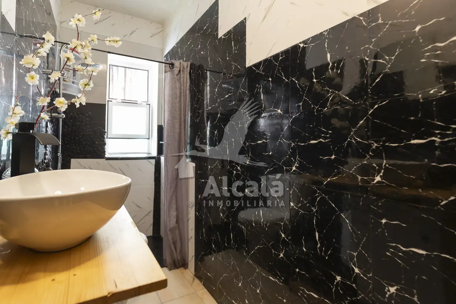 Bathroom of Flat for sale in Campo Real  with Air Conditioner, Heating and Terrace