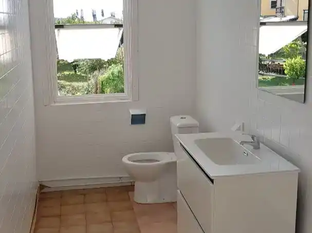 Bany de Casa o xalet en venda en Oleiros amb Balcó