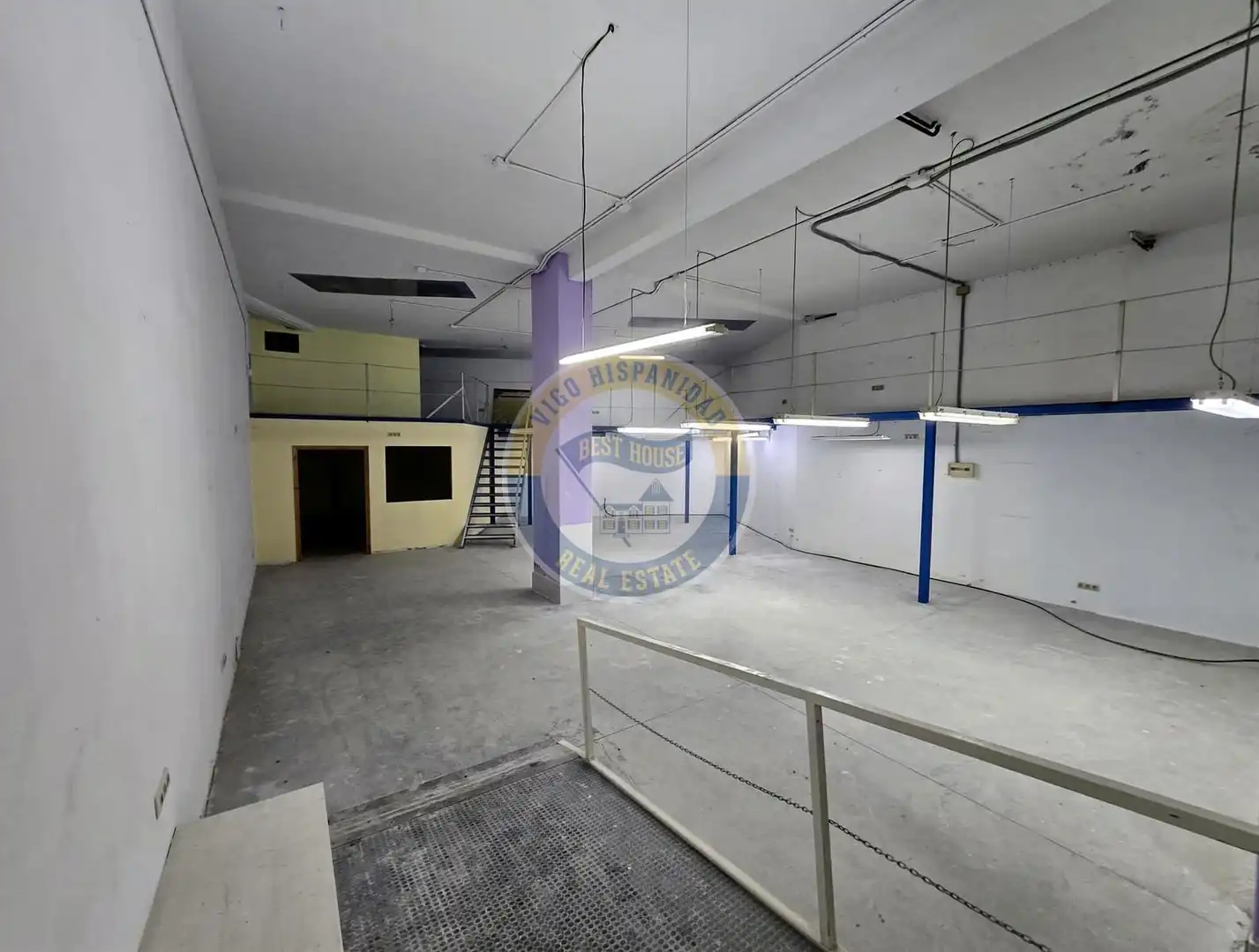 Local comercial en venta en Calle del Pintor Laxeiro, imagen 2