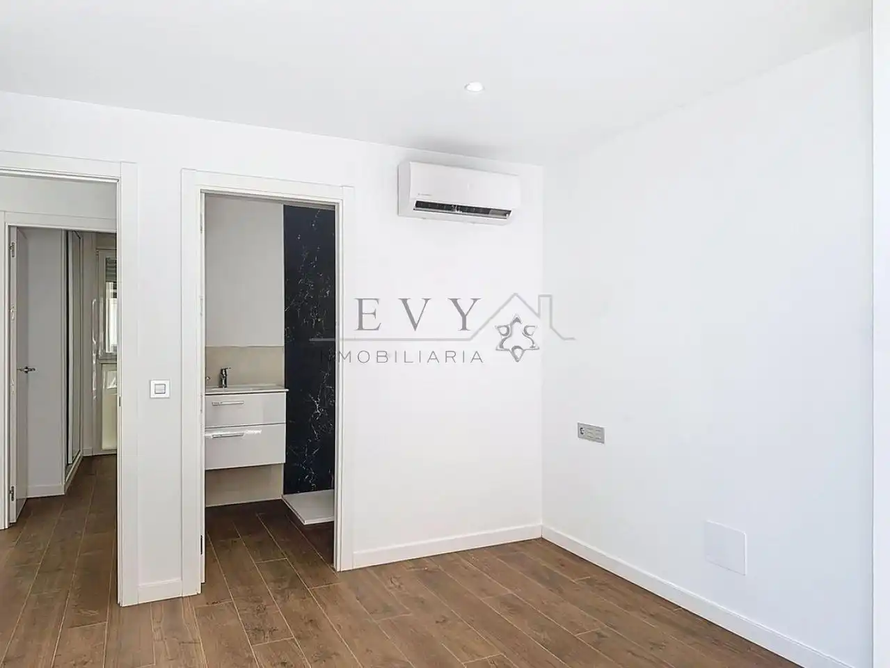 Habitación de Piso en venta en Málaga con Calefacción