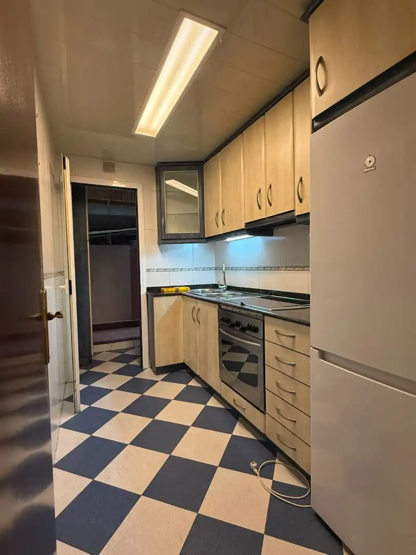 Cocina de Piso en venta en Barcelona con Calefacción, Parquet y Horno