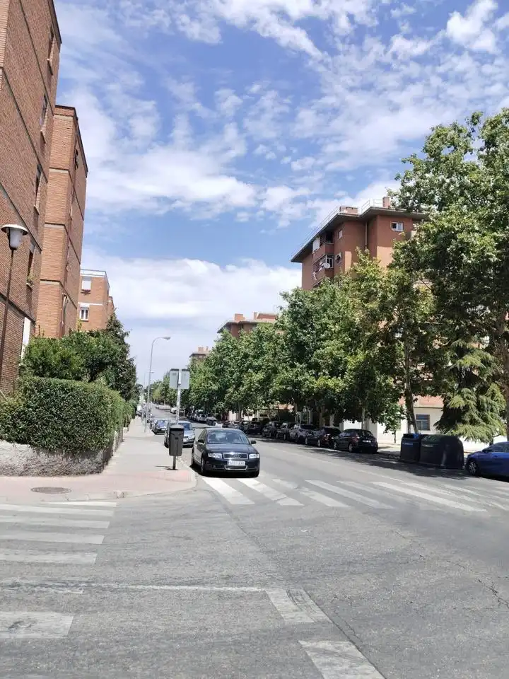 Vista exterior de Pis en venda en Madrid amb Calefacció i Terrassa