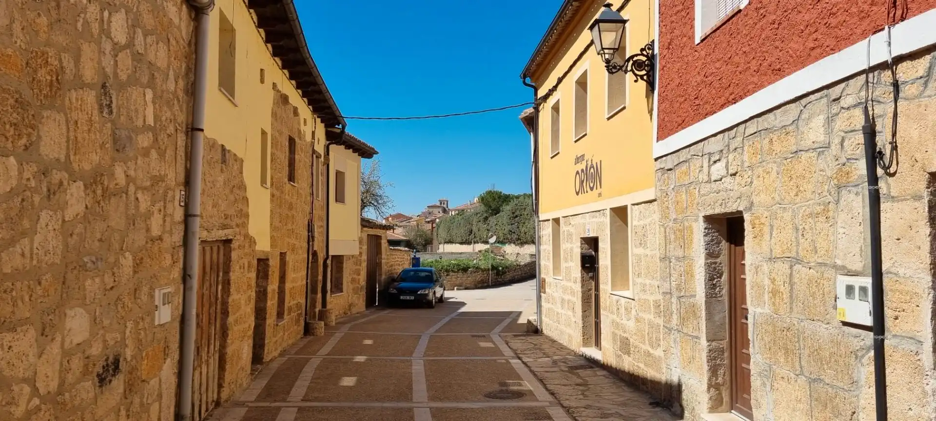 Vista exterior de Casa o chalet en venta en Castrojeriz con Calefacción, Jardín privado y Terraza