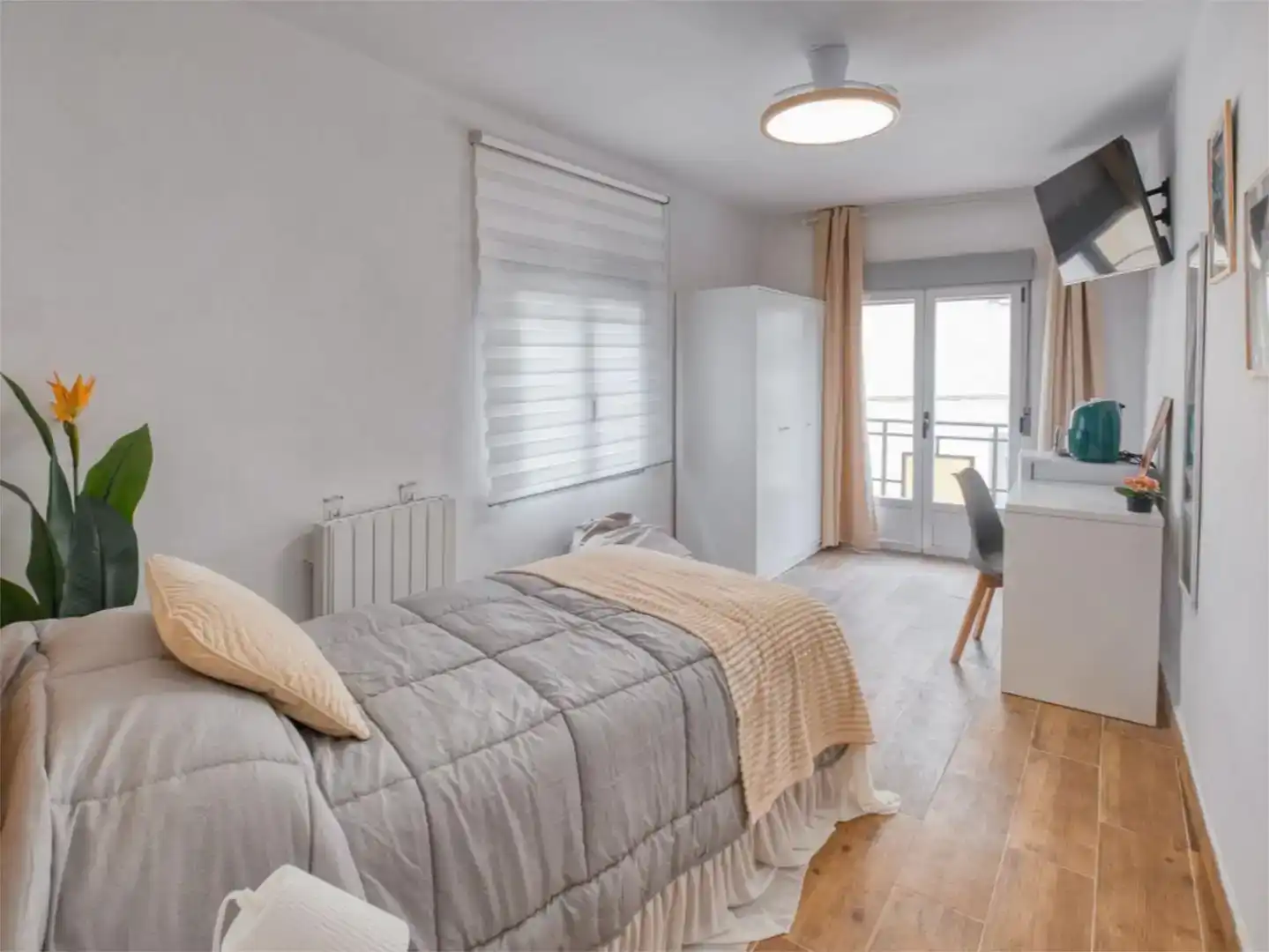 Bedroom of Study for rent in Estremera  with Air Conditioner, Furnished and Balcony