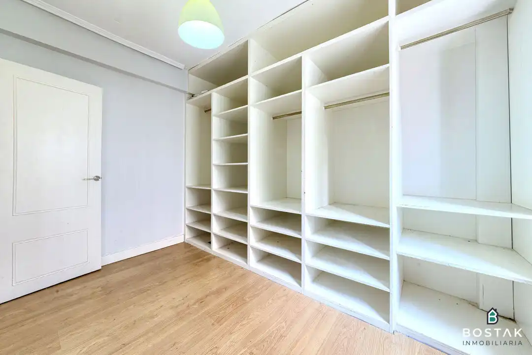 Bedroom of Flat for sale in Bilbao   with Heating