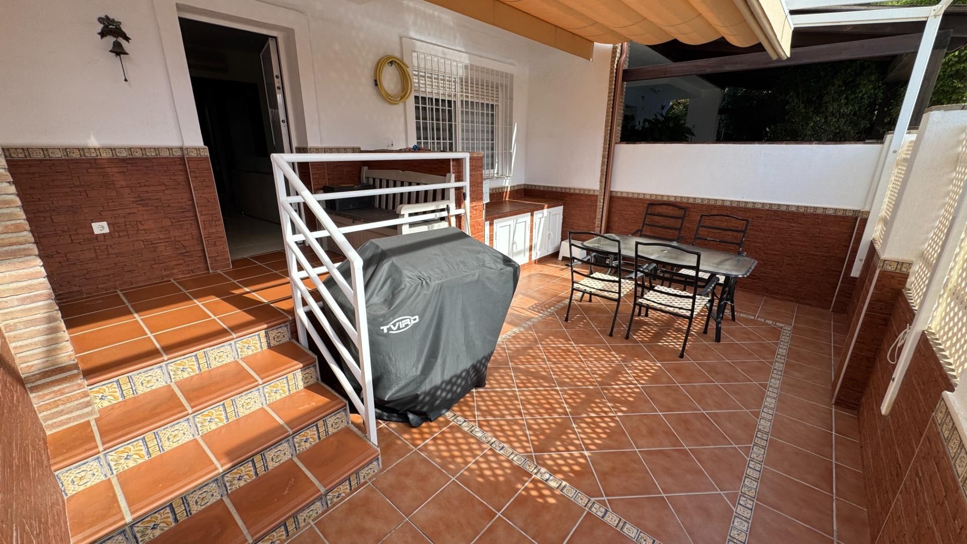 Terrassa de Casa adosada en venda en Rincón de la Victoria amb Aire condicionat, Terrassa i Piscina comunitària
