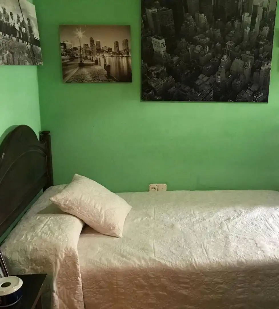 Bedroom of Flat for sale in Llerena  with Air Conditioner, Oven and Washing machine