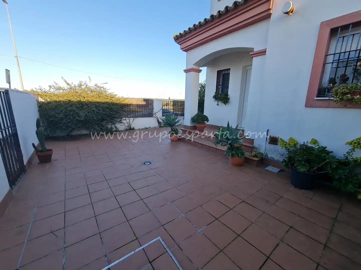 Terraza de Casa adosada en venta en Huévar del Aljarafe con Aire acondicionado, Jardín privado y Terraza