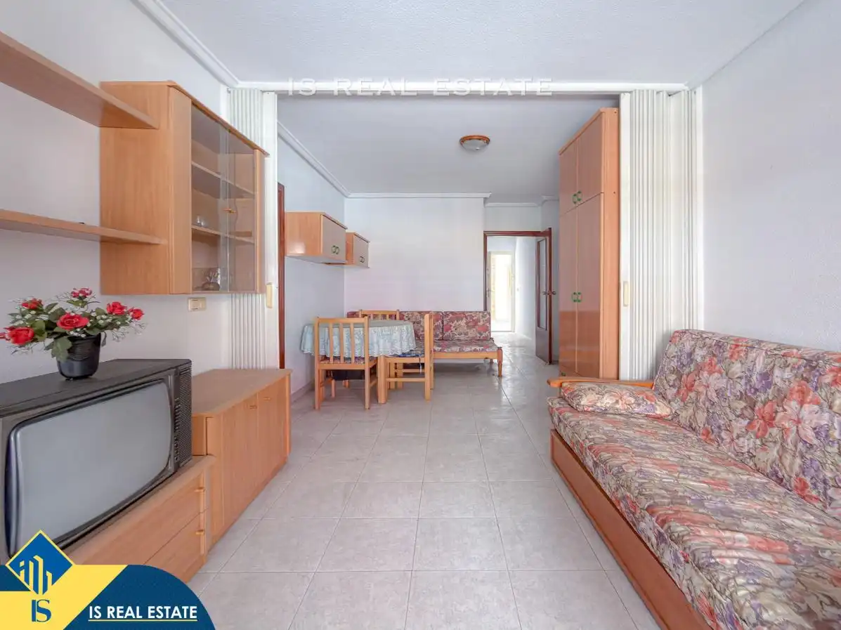 Sala de estar de Apartamento en venta en Torrevieja con Calefacción, Terraza y Amueblado