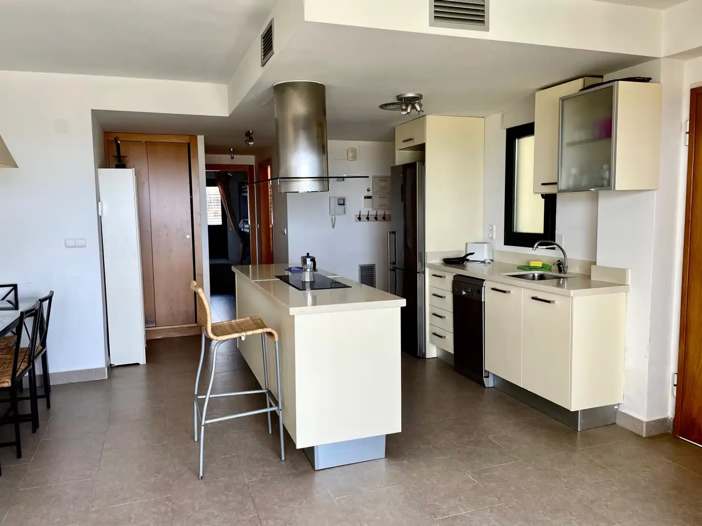 Küche von Wohnungen zur Miete in Oliva mit Klimaanlage, Terrasse und Möbliert