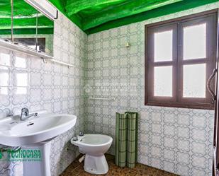 Bathroom of House or chalet for sale in Válor