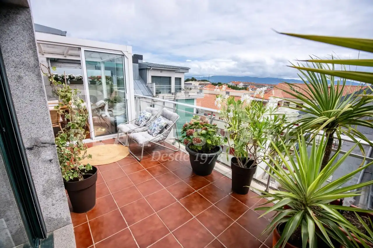 Terraza de Ático en venta en Sanxenxo con Calefacción, Parquet y Terraza