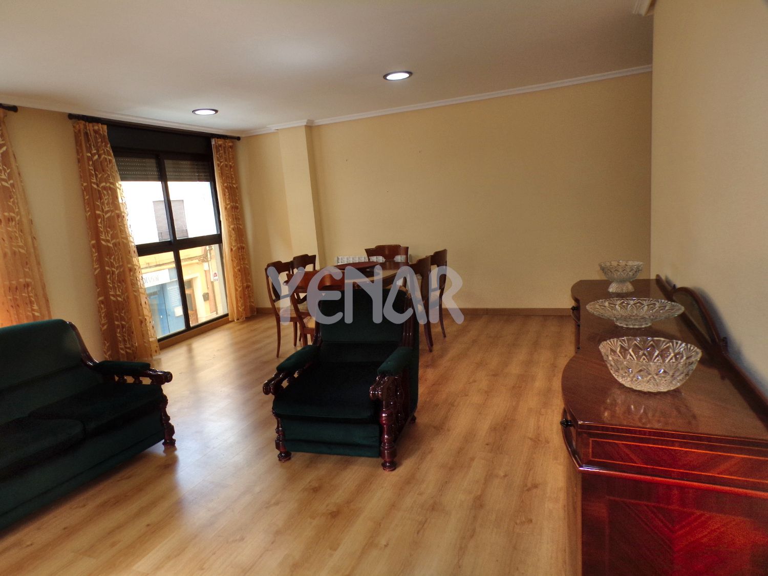Sala d'estar de Pis en venda en Castalla amb Calefacció, Parquet i Traster
