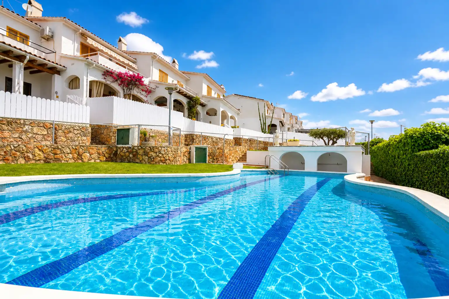 Piscina de Casa adosada en venta en El Vendrell con Aire acondicionado, Calefacción y Jardín privado