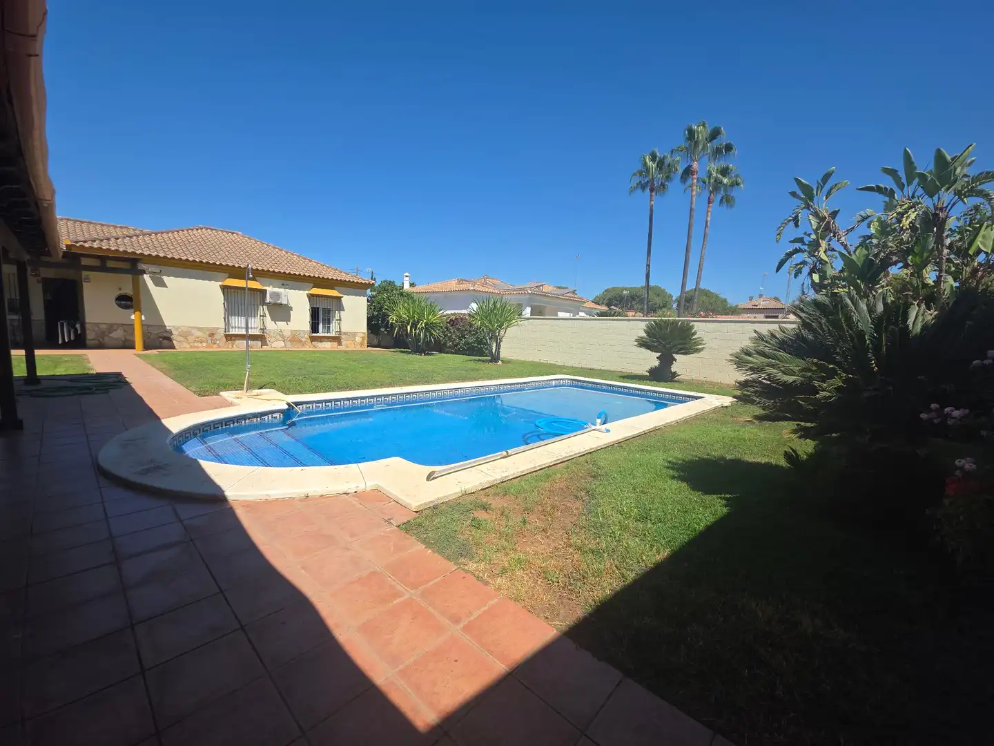 Piscina de Casa o chalet en venta en Alcalá de Guadaira con Aire acondicionado, Calefacción y Jardín privado