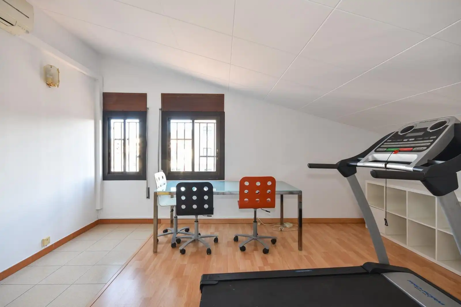Habitación de Casa o chalet en venta en Santa Perpètua de Mogoda con Aire acondicionado, Calefacción y Jardín privado