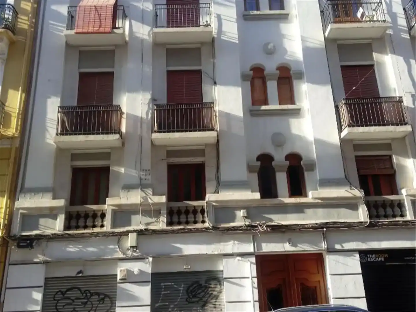 Vista exterior de Local en venta en L'Eixample