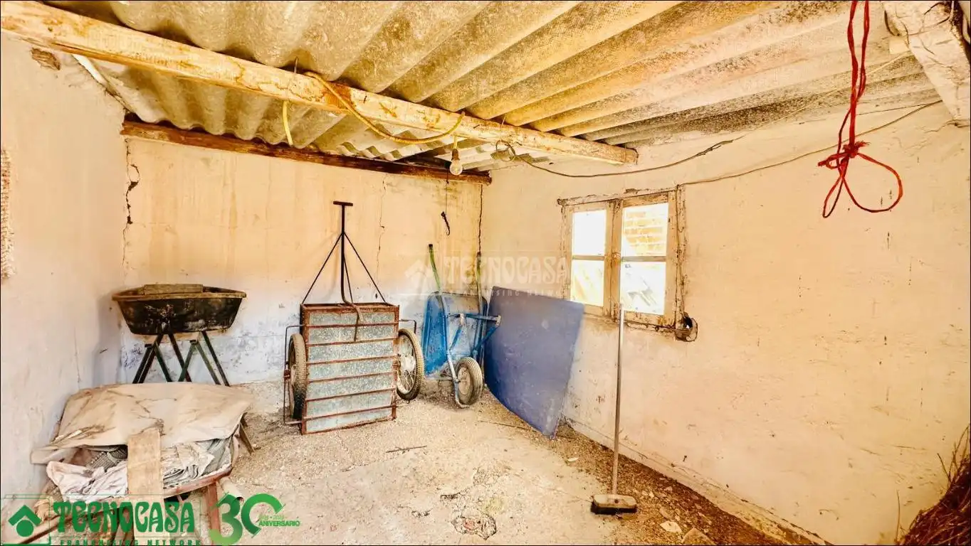 Terreno industrial en venta en Quero