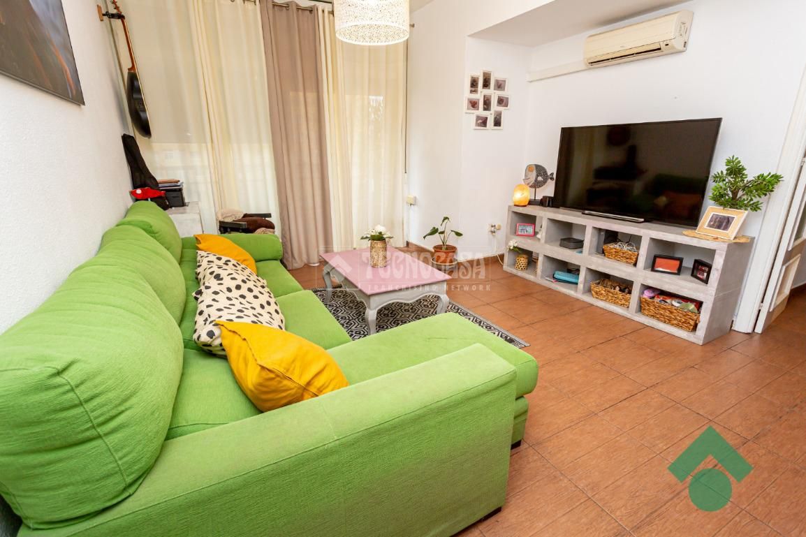 Sala d'estar de Pis en venda en Algeciras amb Aire condicionat, Terrassa i Balcó