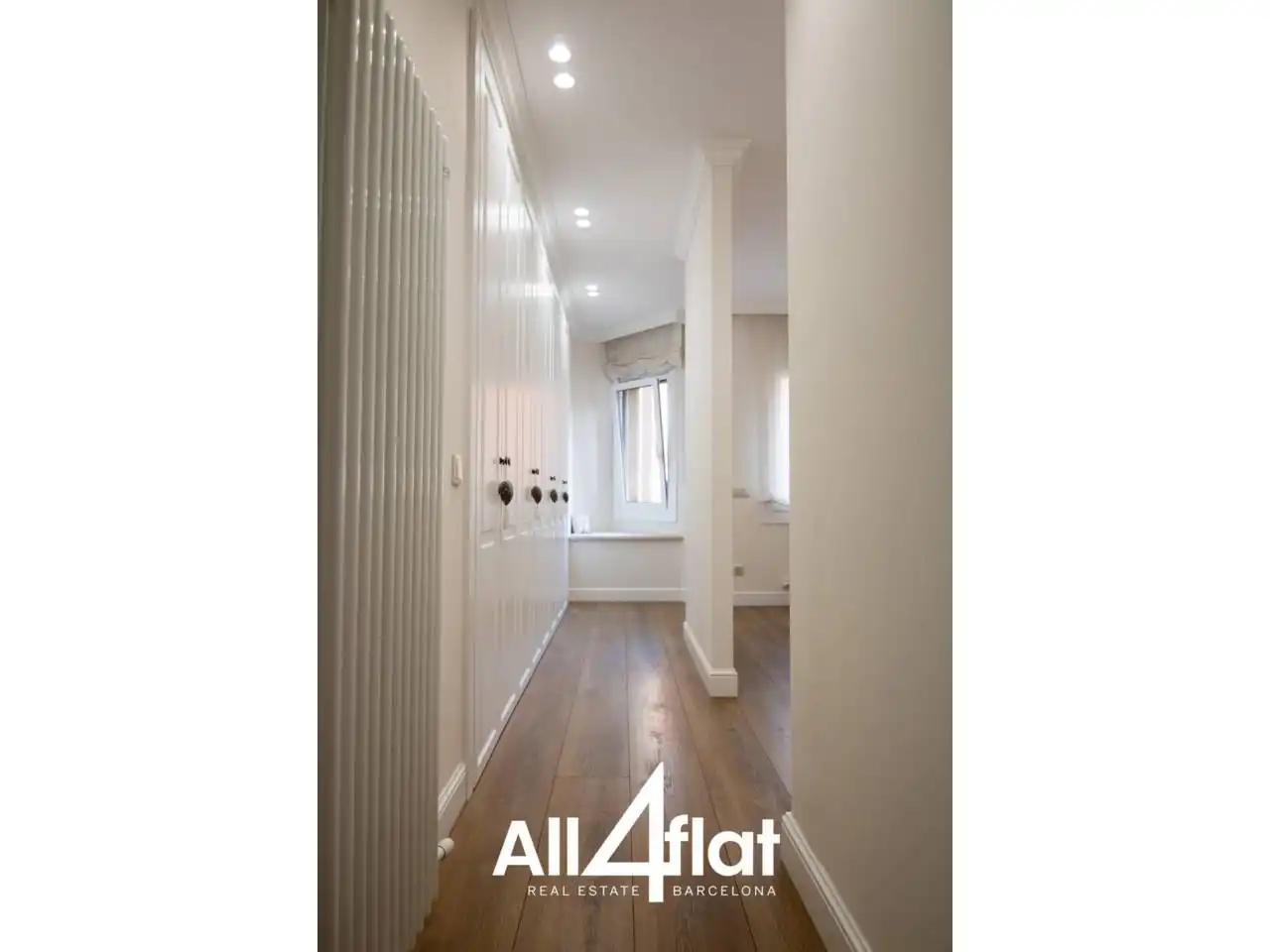Flat for sale in Barcelona  with Air Conditioner, Heating and Parquet flooring