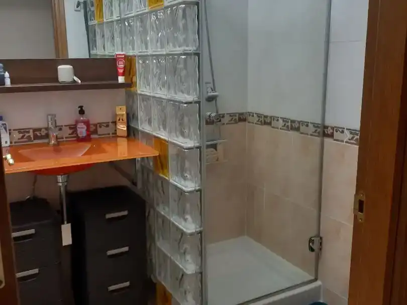 Badezimmer von Wohnung zur Miete in Torrent mit Klimaanlage