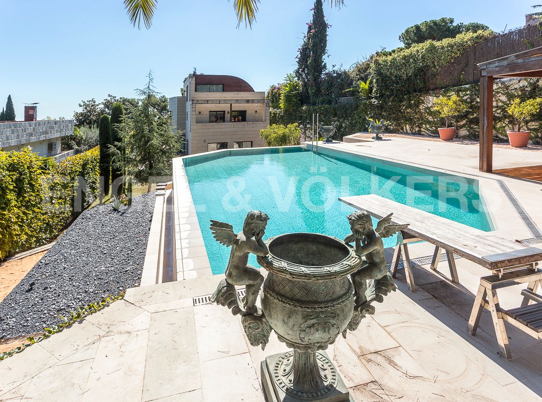Swimming pool of House or chalet to rent in  Barcelona Capital  with Air Conditioner, Heating and Terrace